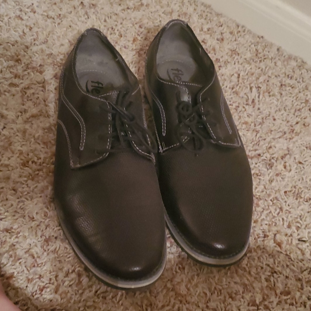 Men's work shoes- new no tags
